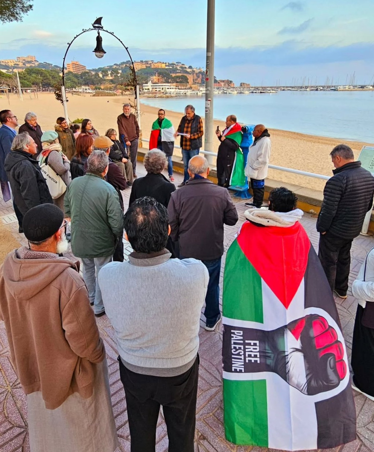 Acte per la pau i en suport del poble palestí