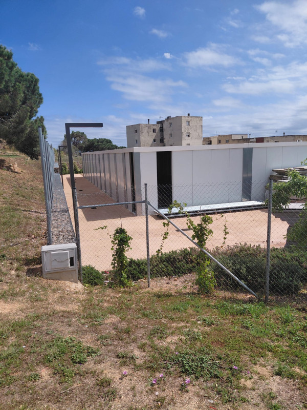 El projecte del Centre Tramuntana es desencalla tard i malament
