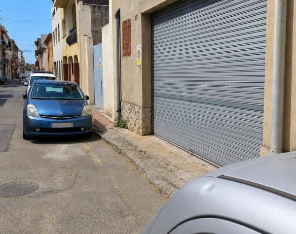 Guíxols des del Carrer proposa regular la figura del "gual amb autorització d'estacionament"