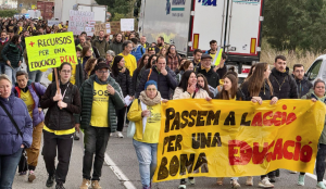 El Ple de Sant Feliu aprova per unanimitat la moció de Junts en suport a les reivindicacions dels docents de la Vall d'Aro